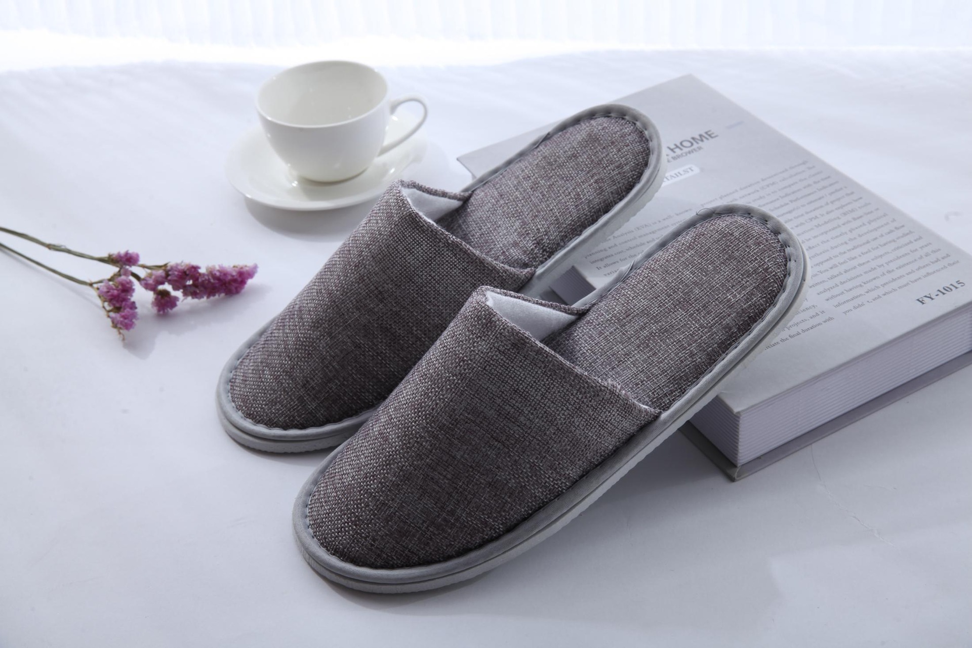 酒店宾馆用品一次性拖鞋珊瑚绒居家民宿麻布旅行拖鞋定制slipper